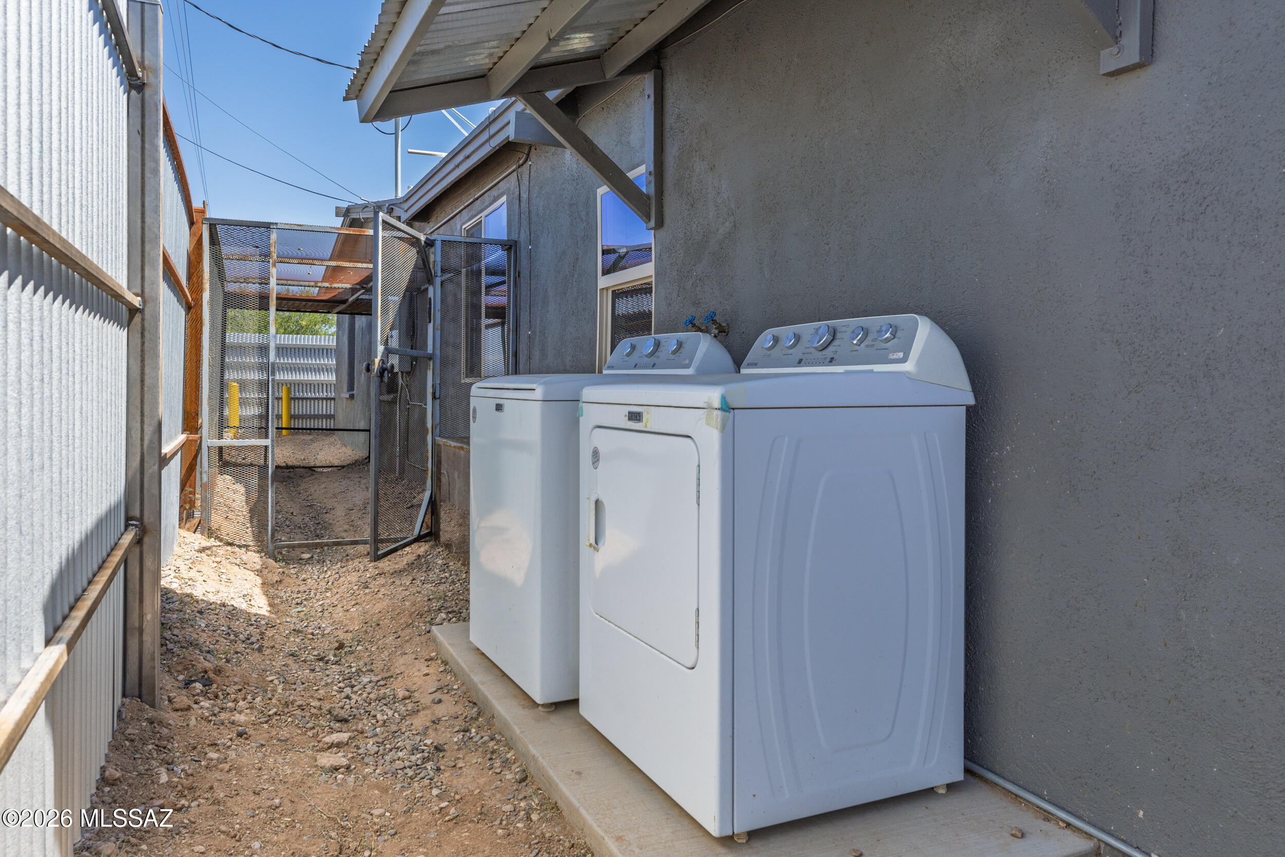 802 East Silverlake Road Tucson, AZ 85713 - Photo 19 of 46