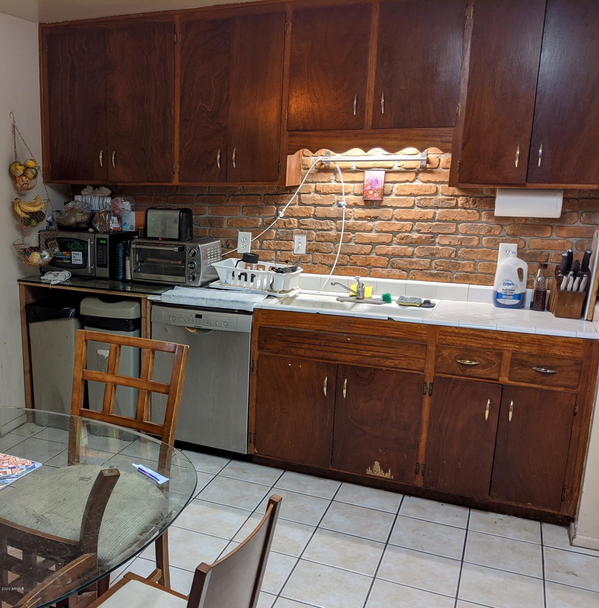 1023 West Elna Rae Street Tempe, AZ 85281 - Photo 5 of 12 Kitchen