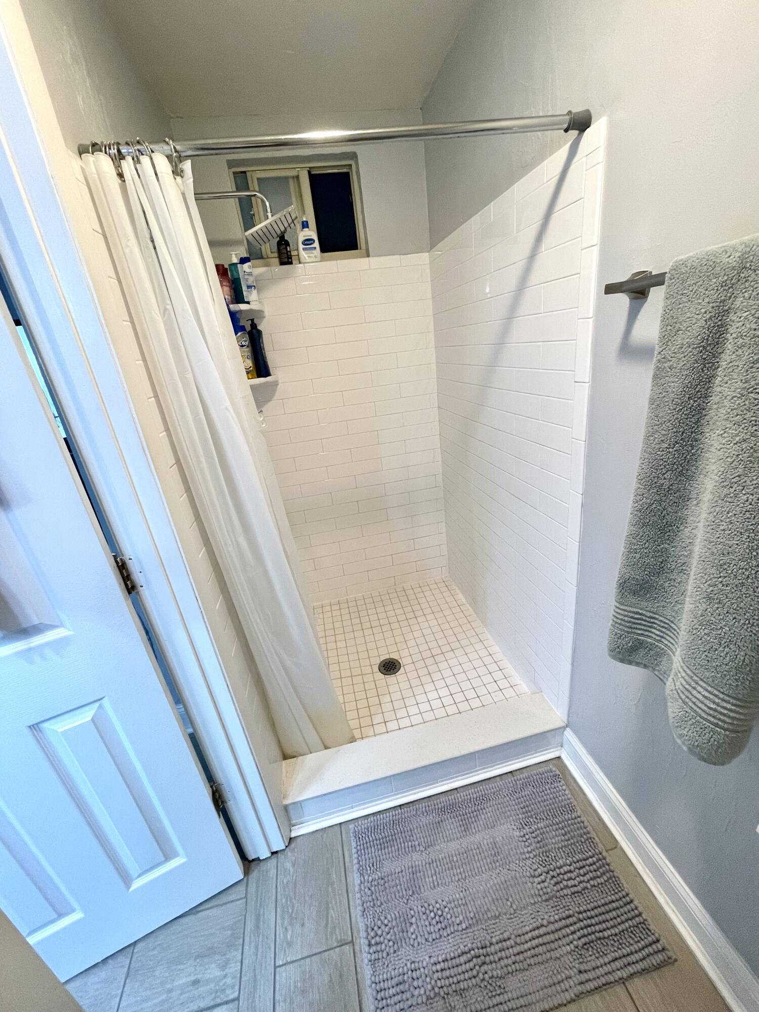 501 Southwest 75th Street, Unit G10 Gainesville, FL 32607 - Photo 14 of 32 IMG_9106