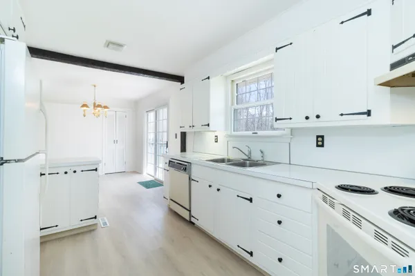 $339,000 | 14 Ridgefield Road, Wallingford, CT 06492