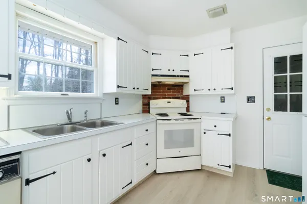 $339,000 | 14 Ridgefield Road, Wallingford, CT 06492