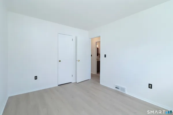 $339,000 | 14 Ridgefield Road, Wallingford, CT 06492