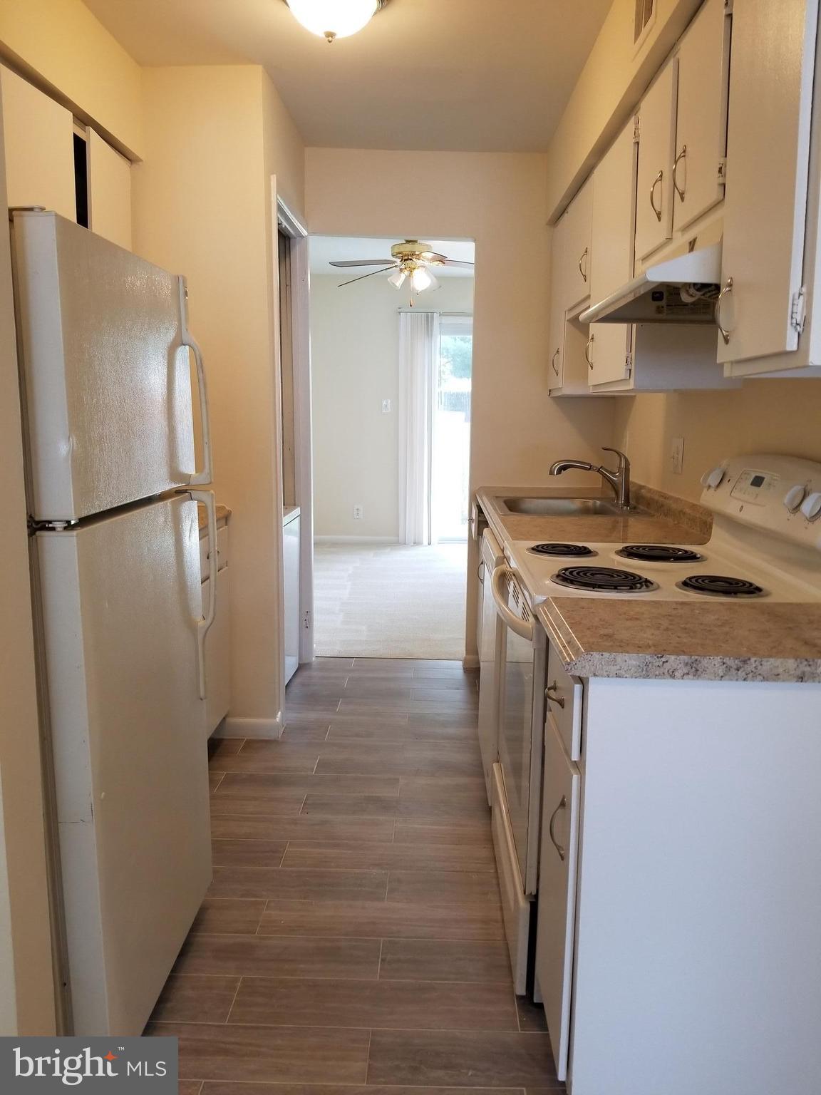 17458 Hoskinson Road Poolesville, MD 20837 - Photo 2 of 18 Kitchen