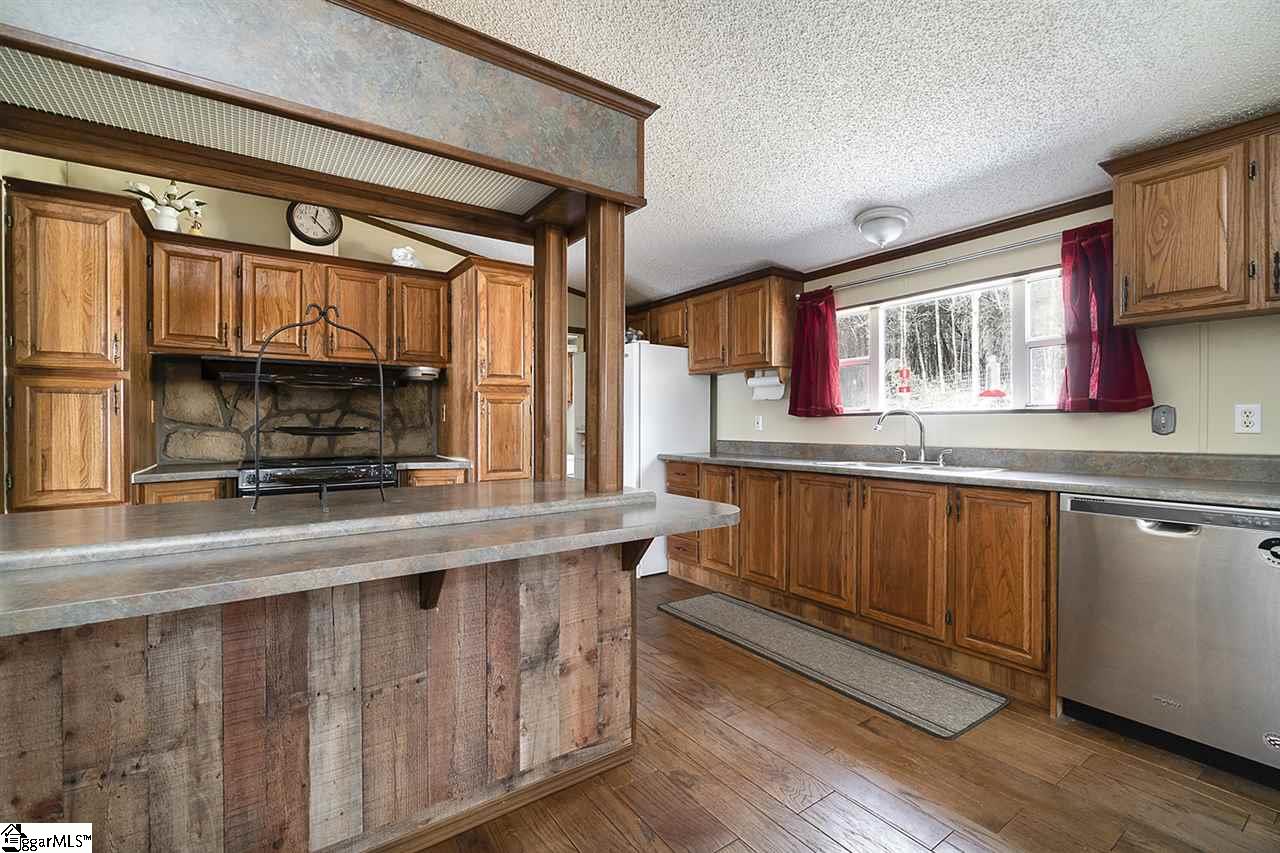 230 Sawmill Road Marietta, SC 29661 - Photo 8 of 28