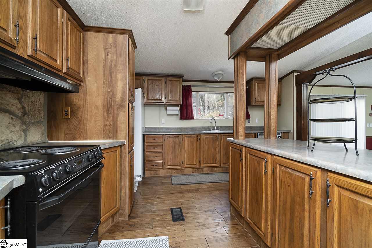 230 Sawmill Road Marietta, SC 29661 - Photo 10 of 28