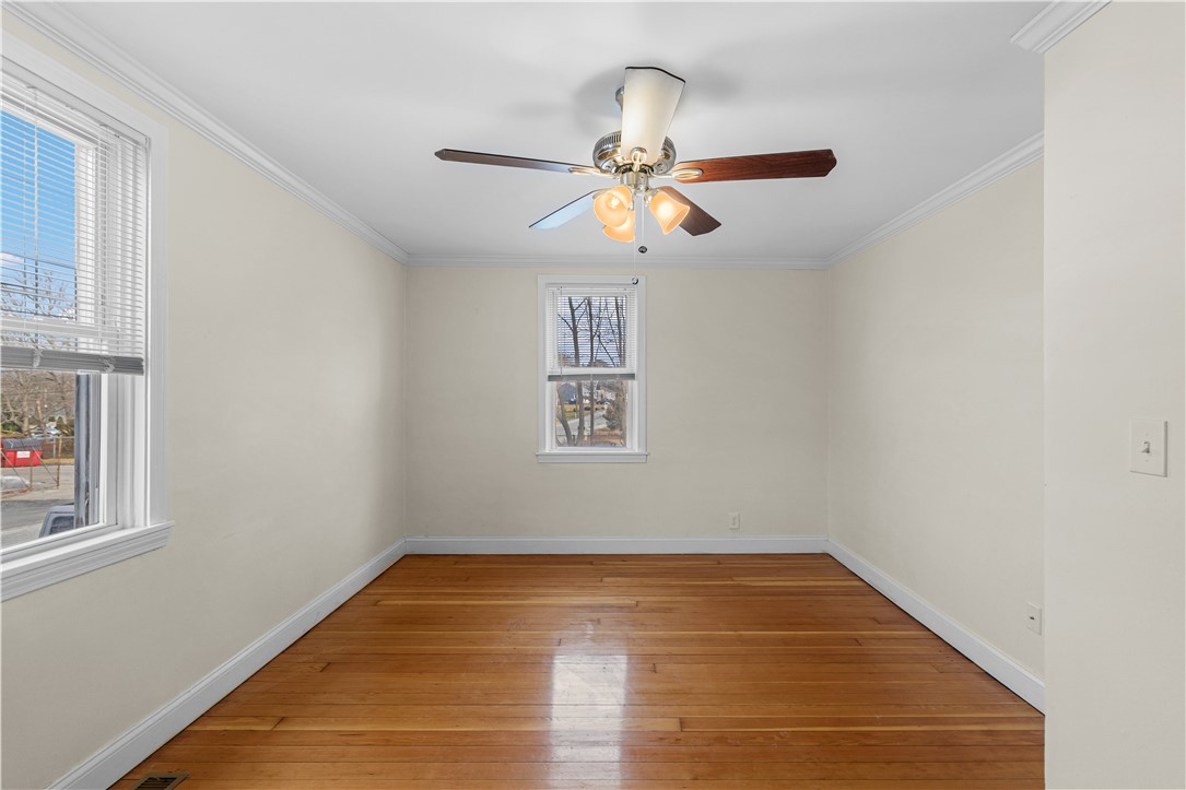 596 Metacom Avenue Warren, RI 02885 - Photo 11 of 12