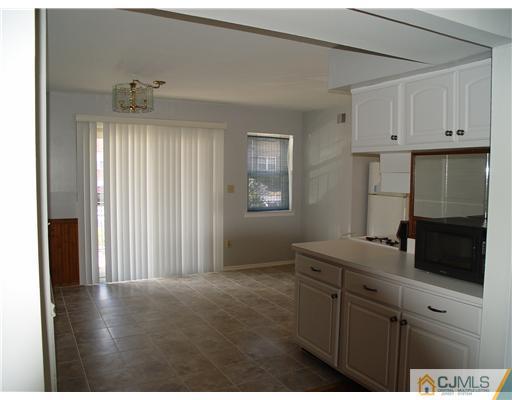 161 Evergreen Road, Unit 9A Edison, NJ 08837 - Photo 4 of 21 Gallery Image 4