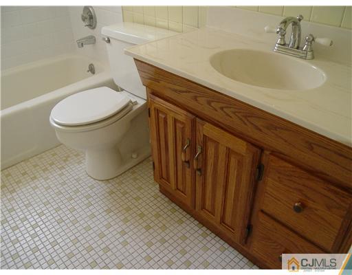 161 Evergreen Road, Unit 9A Edison, NJ 08837 - Photo 8 of 21 Gallery Image 8