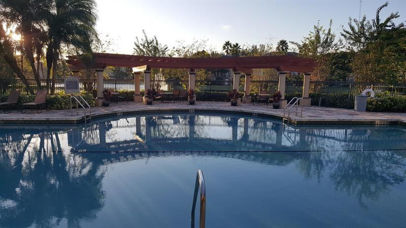 4177 Haverhill Road, Unit 816 West Palm Beach, FL 33417 - Photo 4 of 18 Photo 4