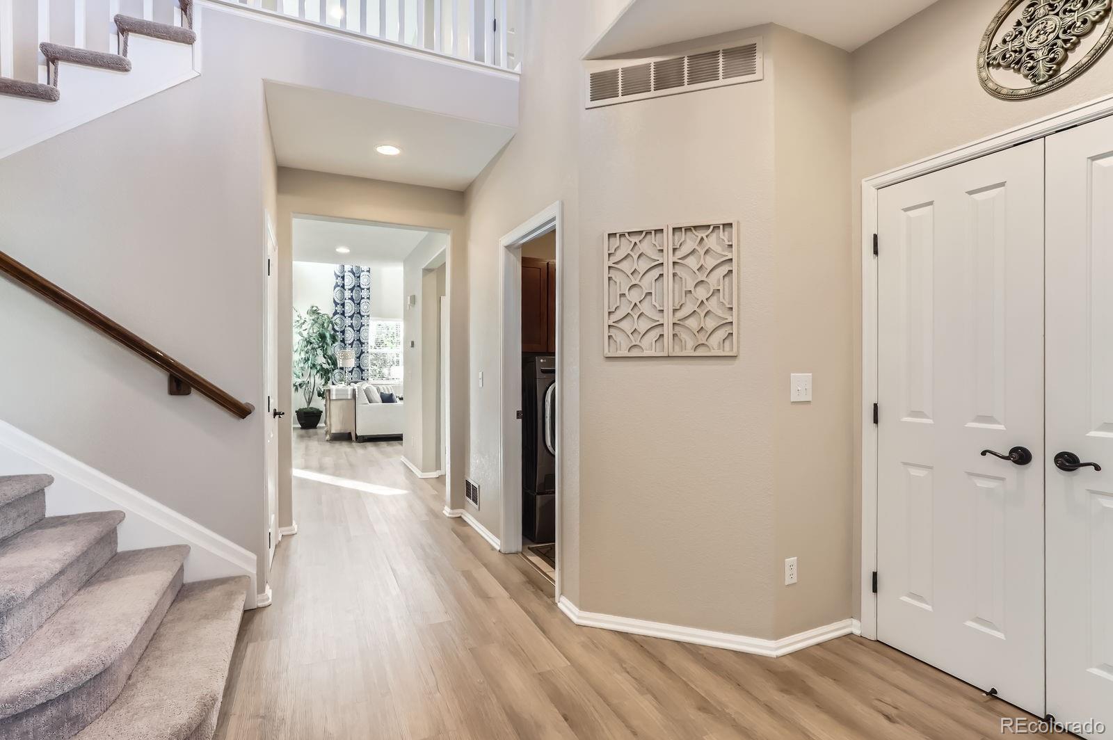 11013 Valleybrook Circle Highlands Ranch, CO 80130 - Photo 4 of 40