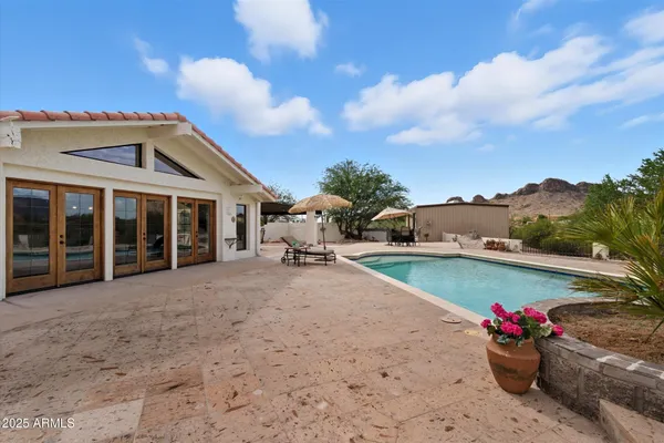 $1,300,000 | 10612 East Palm Way, Gold Canyon, AZ 85118