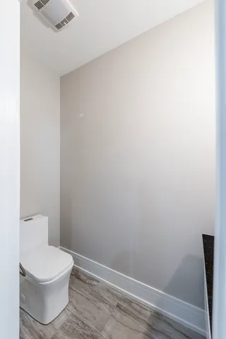 $329,000 | 4453 South Lake Park Avenue, Unit 4, Chicago, IL 60653