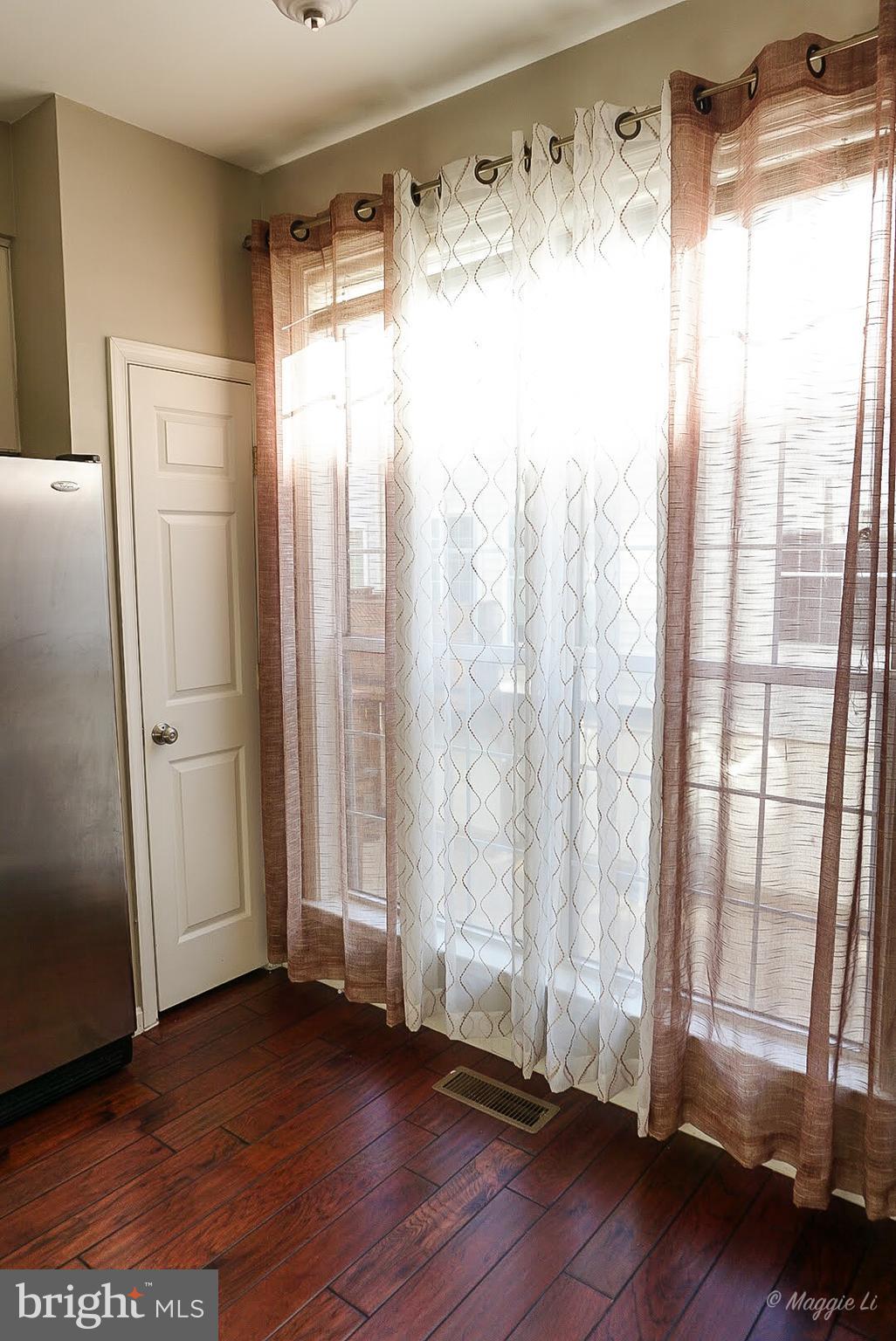6004 Lincolnia Road Alexandria, VA 22312 - Photo 8 of 17 Kitchen