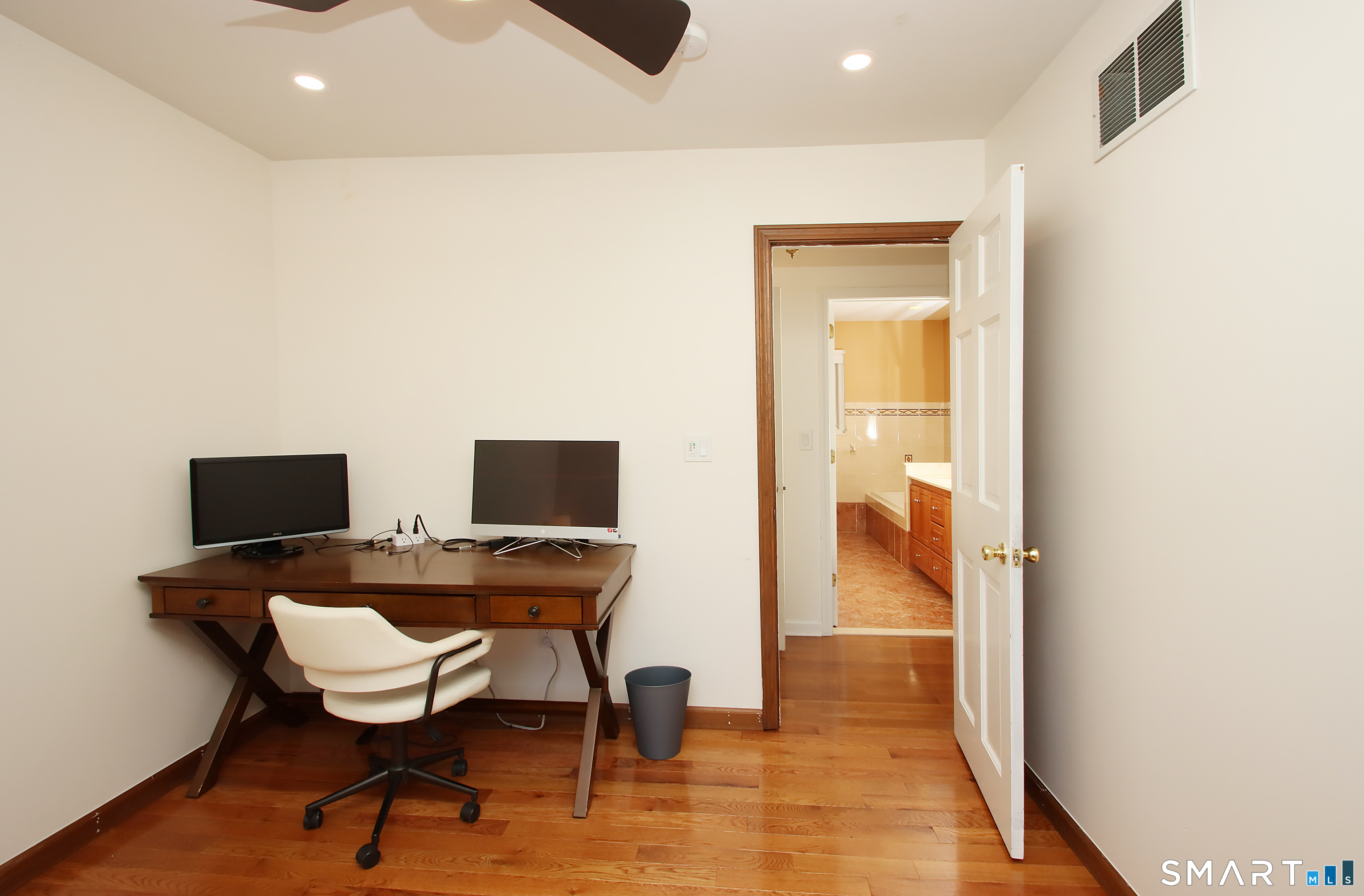 151 Colony Street Hamden, CT 06518 - Photo 14 of 33