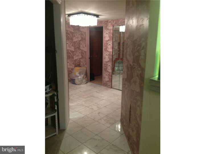 2131 Welsh Road, Unit 312 Philadelphia, PA 19115 - Photo 6 of 14 Foyer
