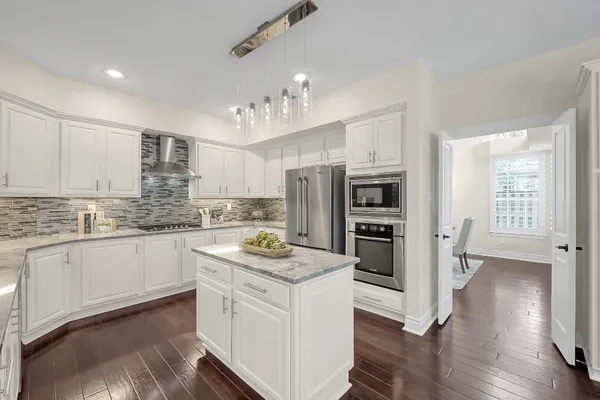 $885,000 | 58 Candle Pine Place, The Woodlands, TX 77381