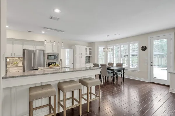 $885,000 | 58 Candle Pine Place, The Woodlands, TX 77381