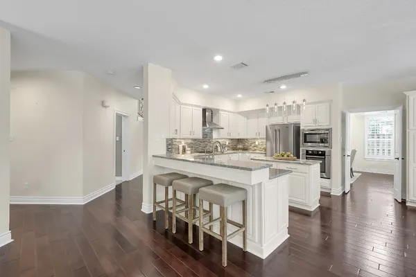 $885,000 | 58 Candle Pine Place, The Woodlands, TX 77381