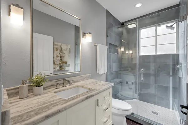 $885,000 | 58 Candle Pine Place, The Woodlands, TX 77381