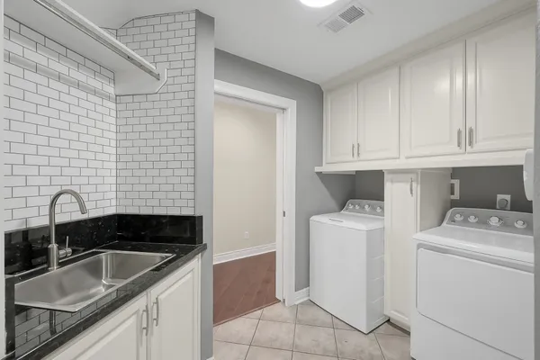 $885,000 | 58 Candle Pine Place, The Woodlands, TX 77381