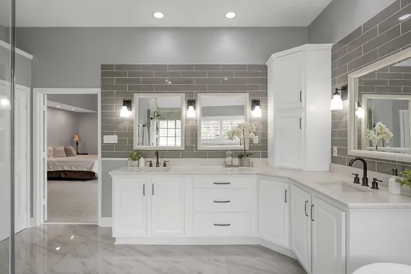 $885,000 | 58 Candle Pine Place, The Woodlands, TX 77381