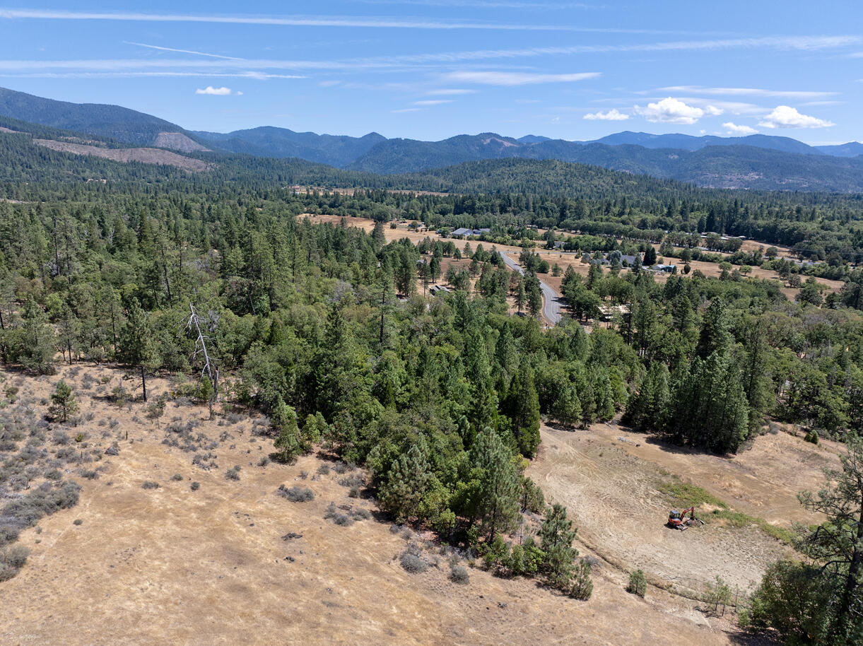 360 Sparky Way Cave Junction, OR 97523 - Photo 7 of 20 DJI_20250731122527_0456_D copy