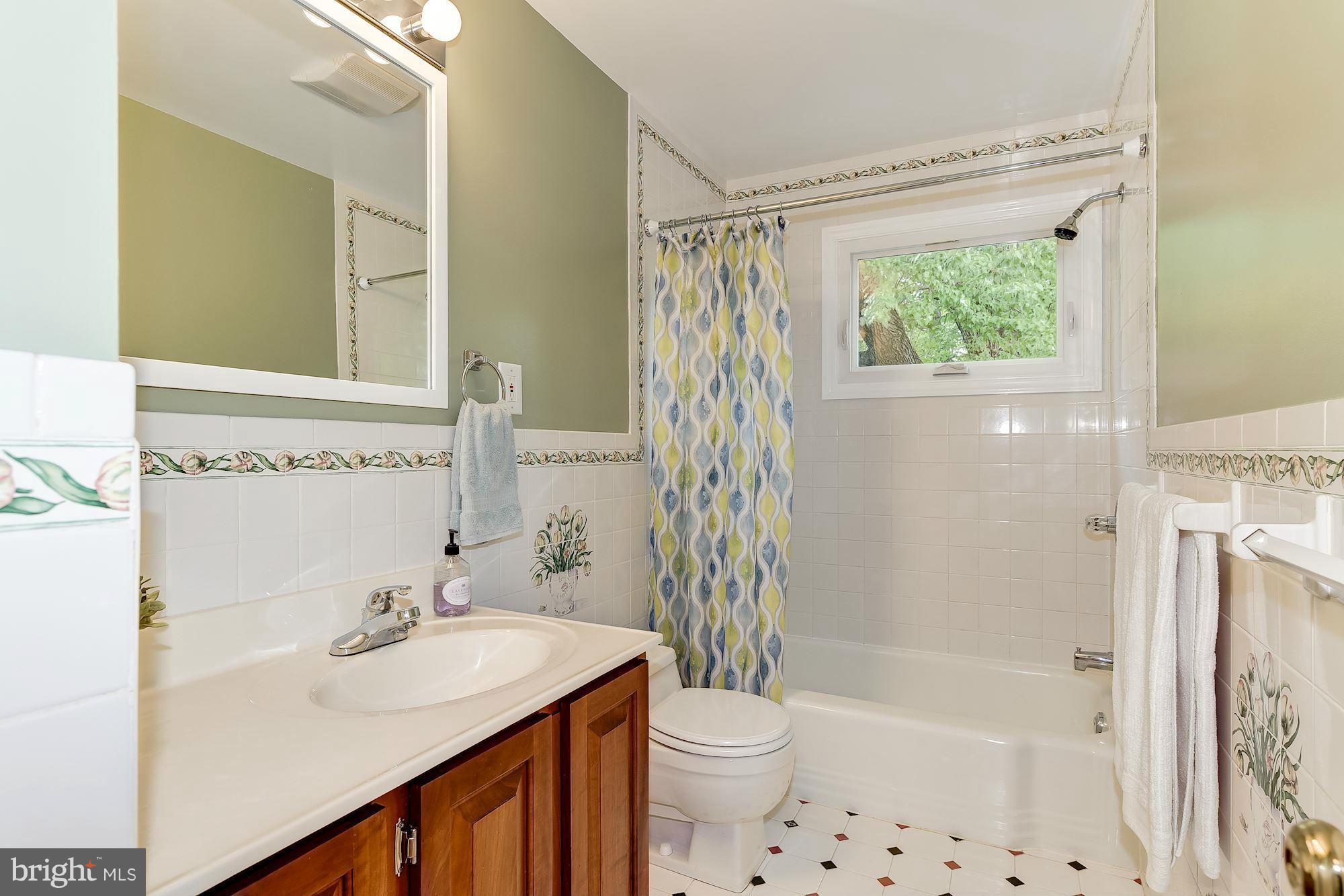 4011 Ferrara Drive Silver Spring, MD 20906 - Photo 14 of 30 Bath