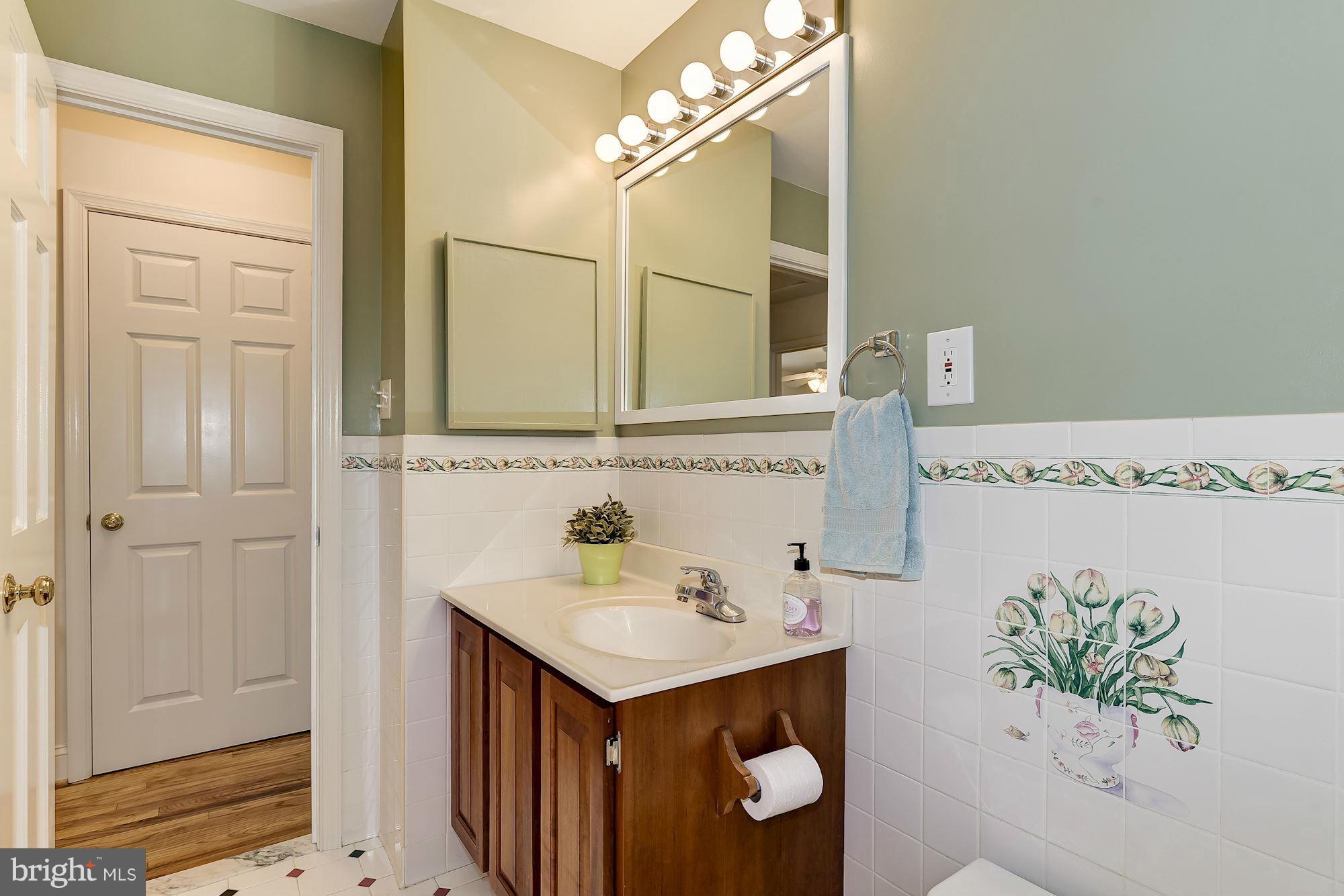 4011 Ferrara Drive Silver Spring, MD 20906 - Photo 15 of 30 Bath
