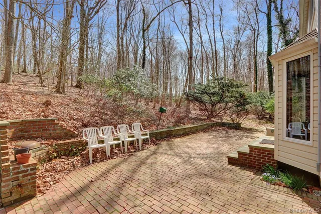 $999,000 | 1 Spring Hollow Road, St. James, NY 11780