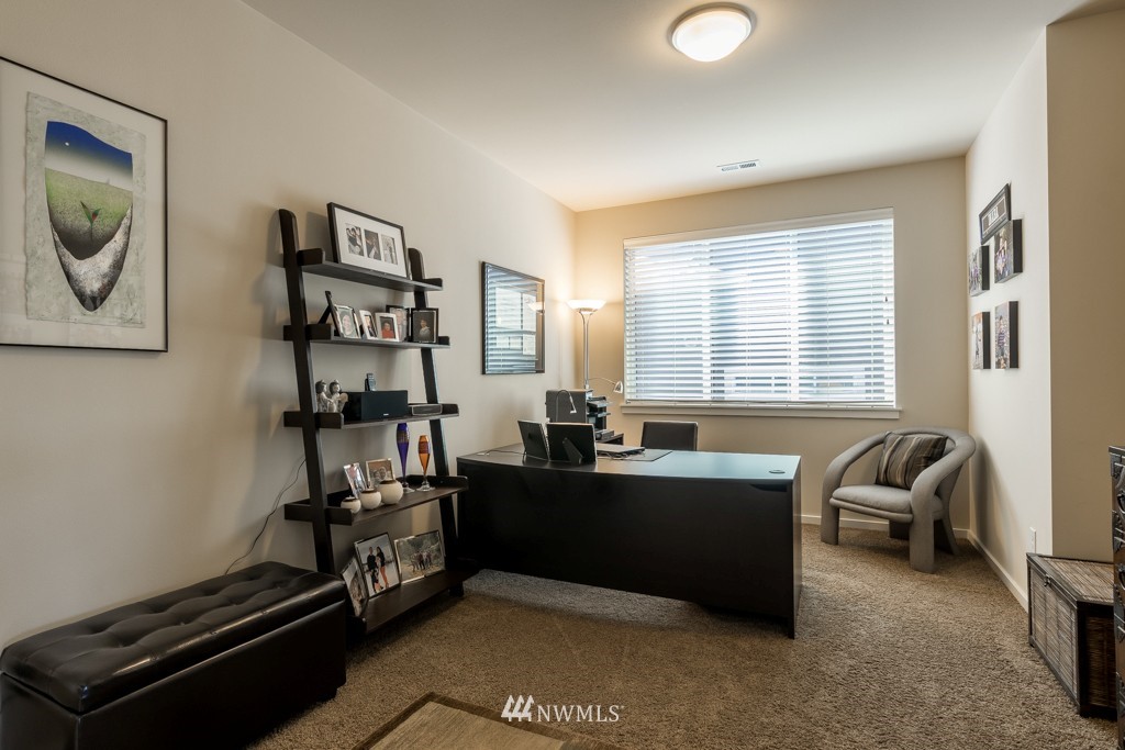 19207 101st Place Southeast Renton, WA 98055 - Photo 4 of 25 Gallery Image 4