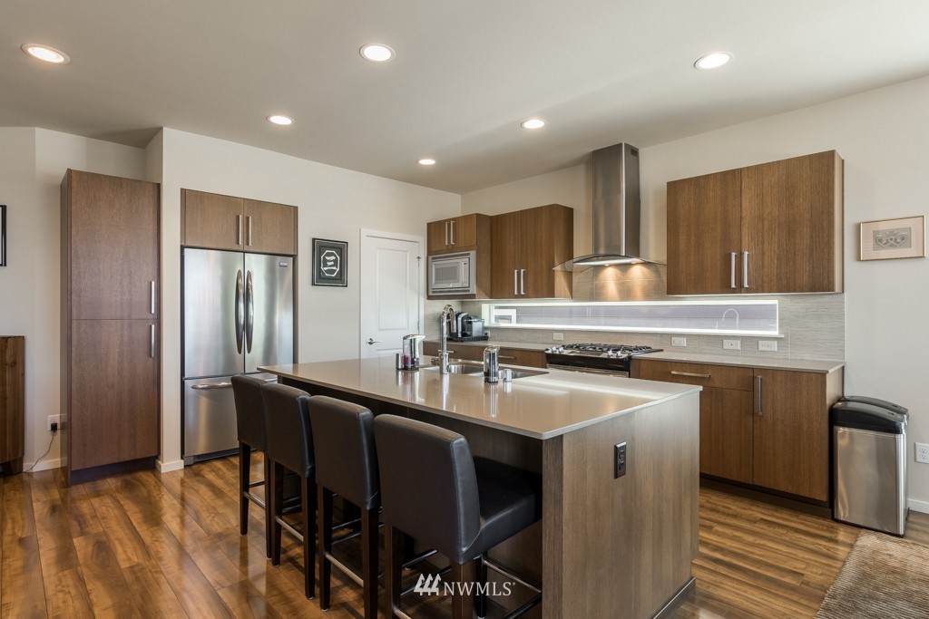 19207 101st Place Southeast Renton, WA 98055 - Photo 5 of 25 Gallery Image 5