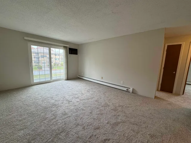 $1,694 | 379 Huse Road, Unit 26, Manchester, NH 03103