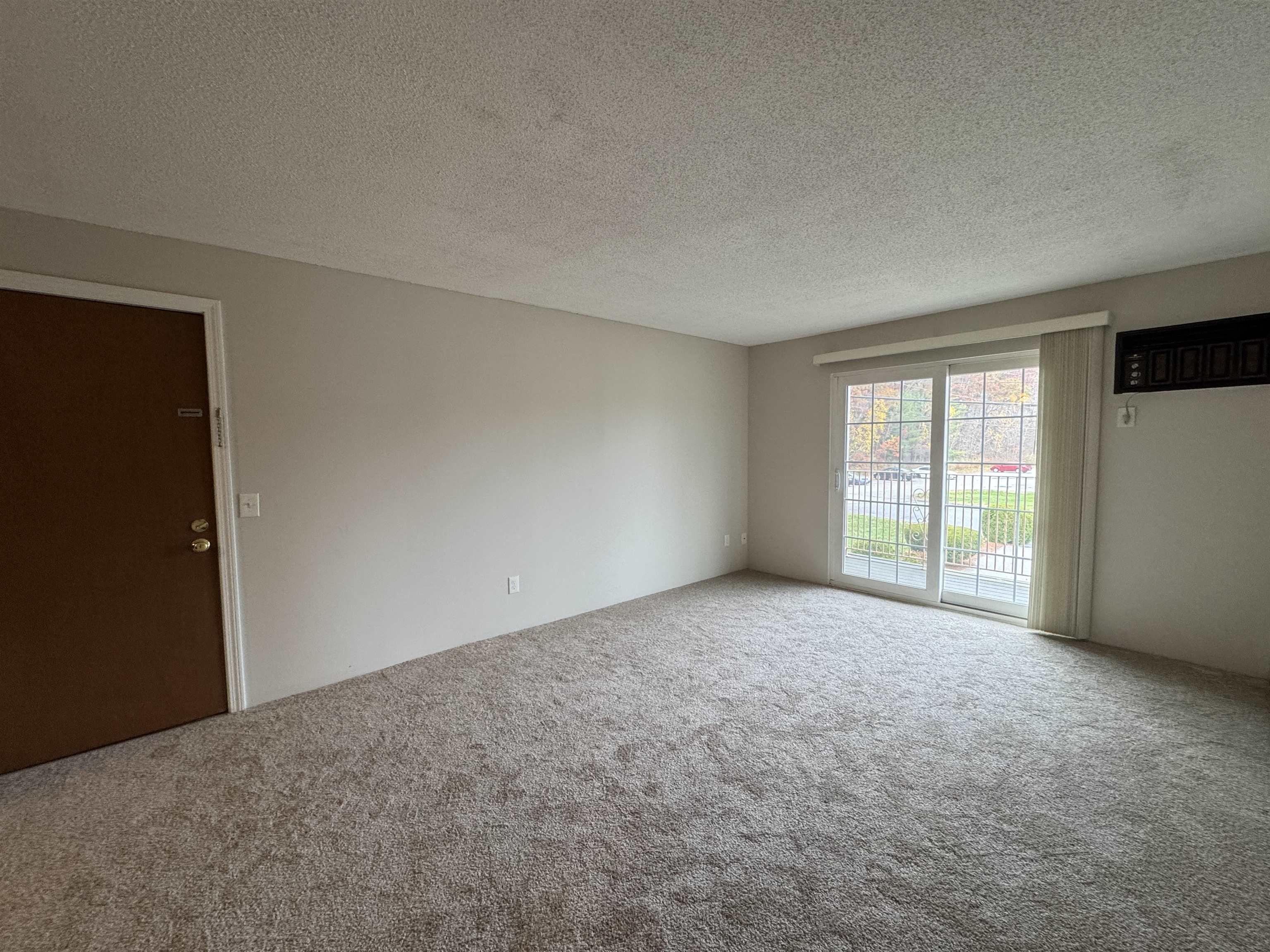 379 Huse Road, Unit 26 Manchester, NH 03103 - Photo 13 of 33