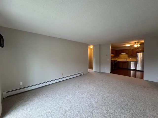 $1,694 | 379 Huse Road, Unit 26, Manchester, NH 03103