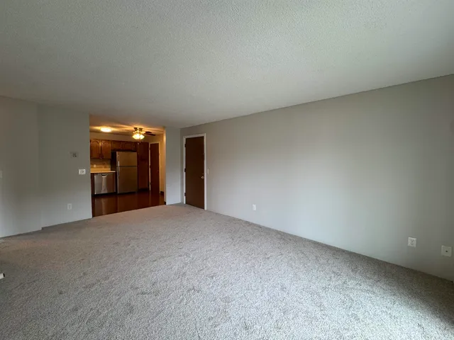 $1,694 | 379 Huse Road, Unit 26, Manchester, NH 03103