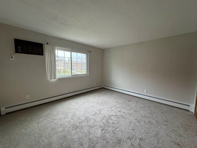 $1,694 | 379 Huse Road, Unit 26, Manchester, NH 03103