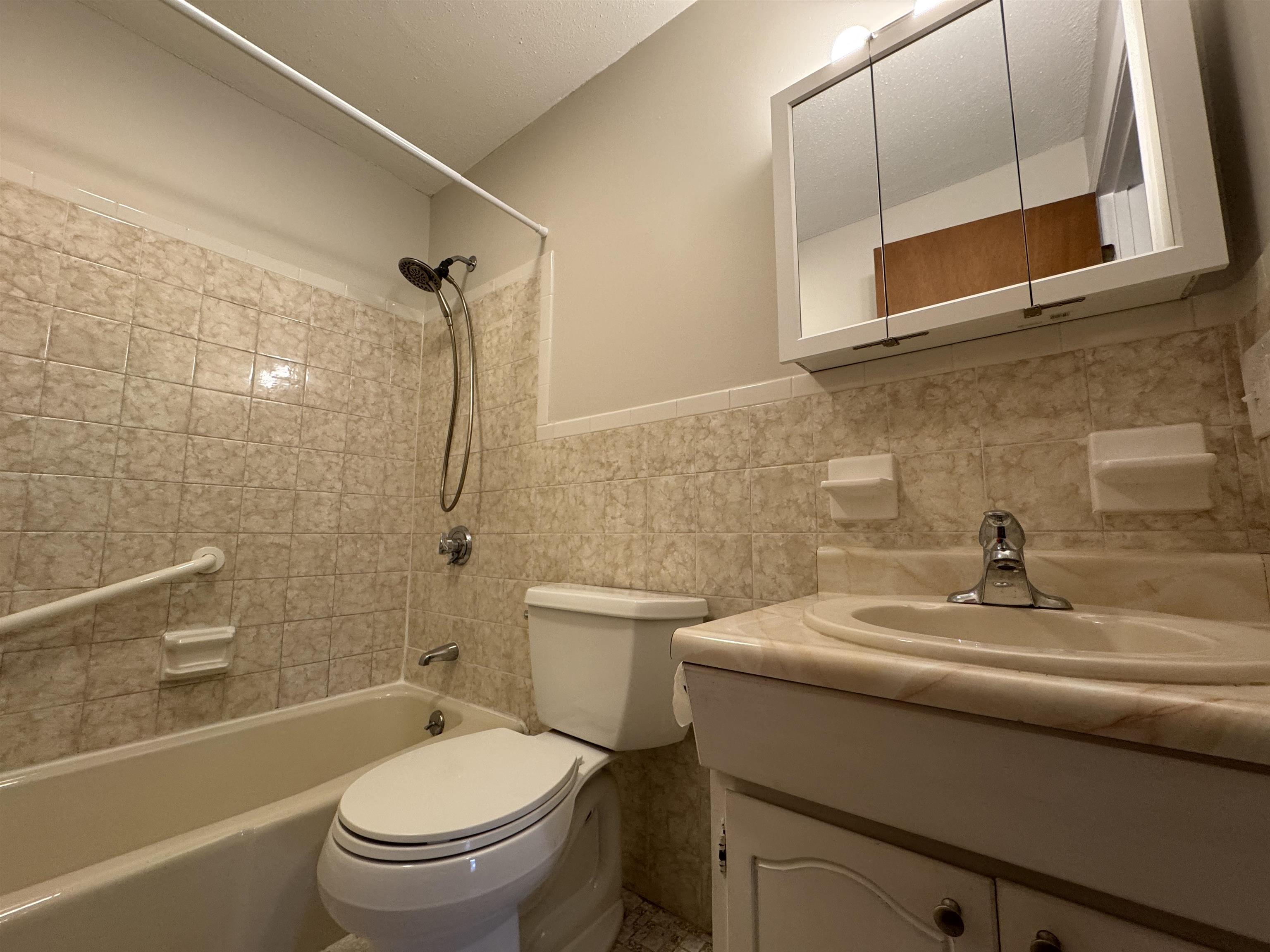 379 Huse Road, Unit 26 Manchester, NH 03103 - Photo 25 of 33