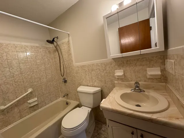 $1,694 | 379 Huse Road, Unit 26, Manchester, NH 03103