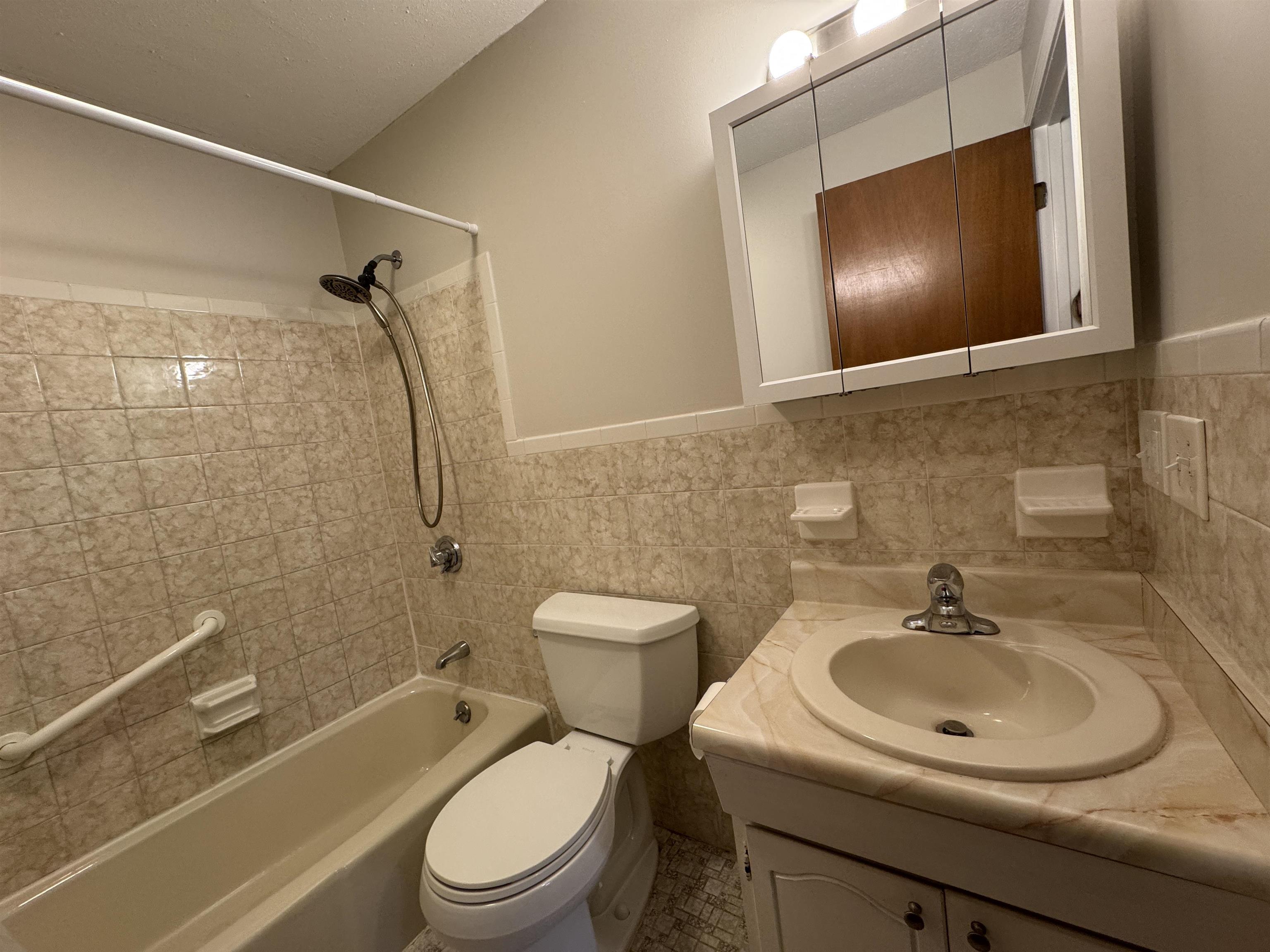 379 Huse Road, Unit 26 Manchester, NH 03103 - Photo 26 of 33