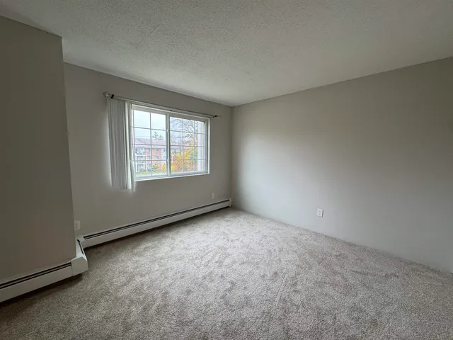 $1,694 | 379 Huse Road, Unit 26, Manchester, NH 03103