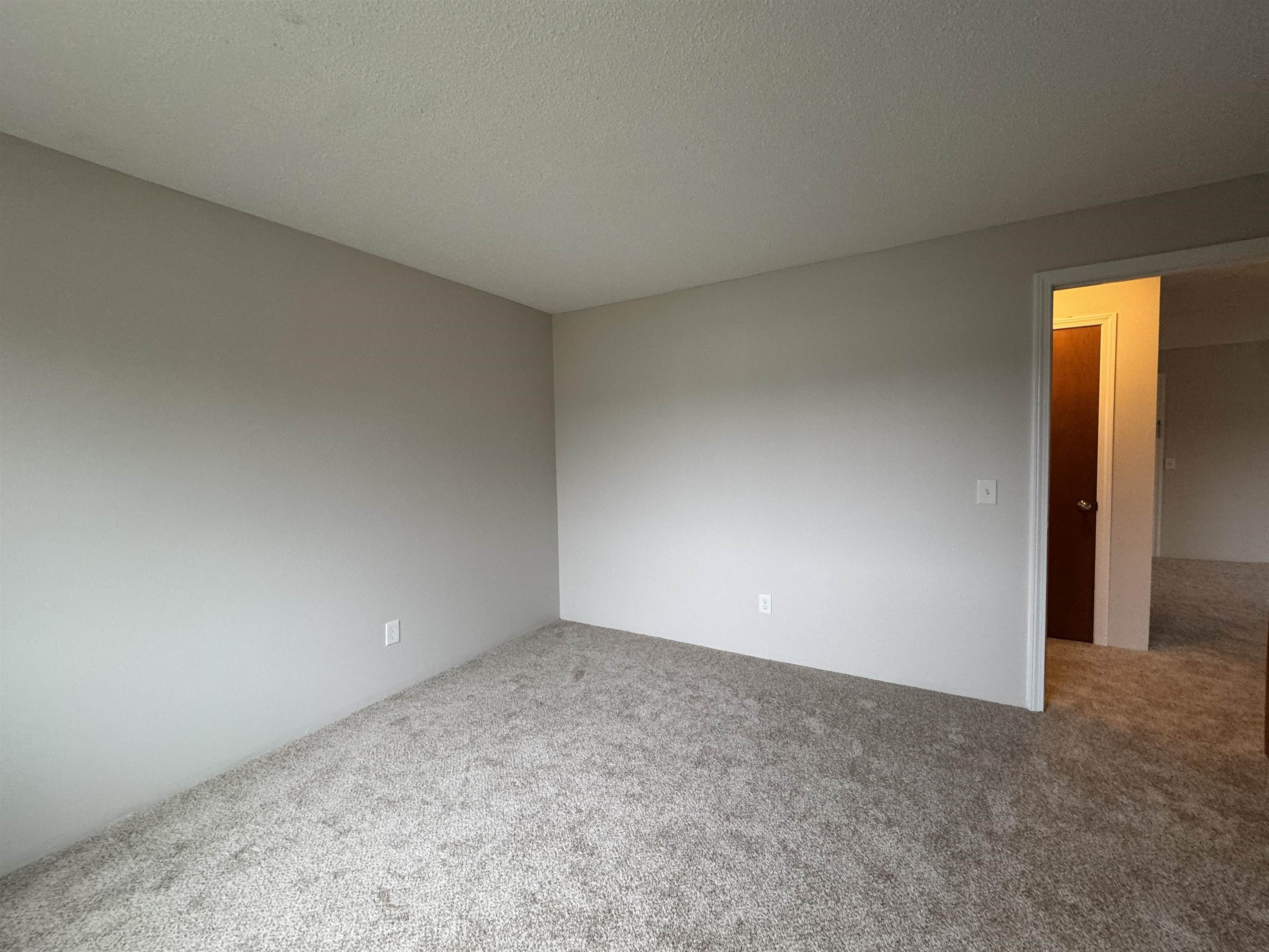 379 Huse Road, Unit 26 Manchester, NH 03103 - Photo 28 of 33