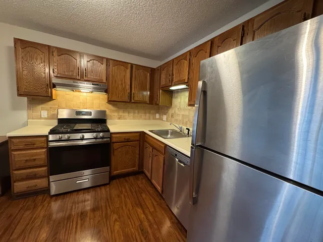 $1,694 | 379 Huse Road, Unit 26, Manchester, NH 03103