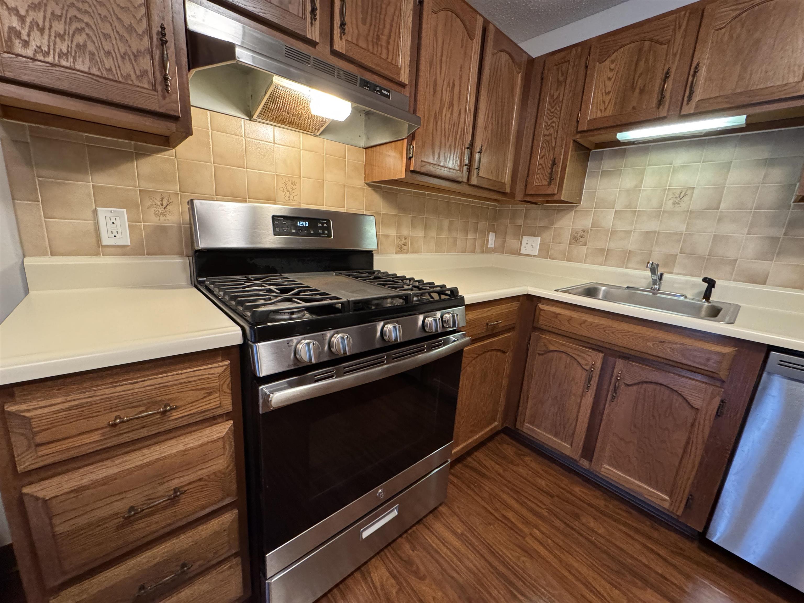 379 Huse Road, Unit 26 Manchester, NH 03103 - Photo 8 of 33