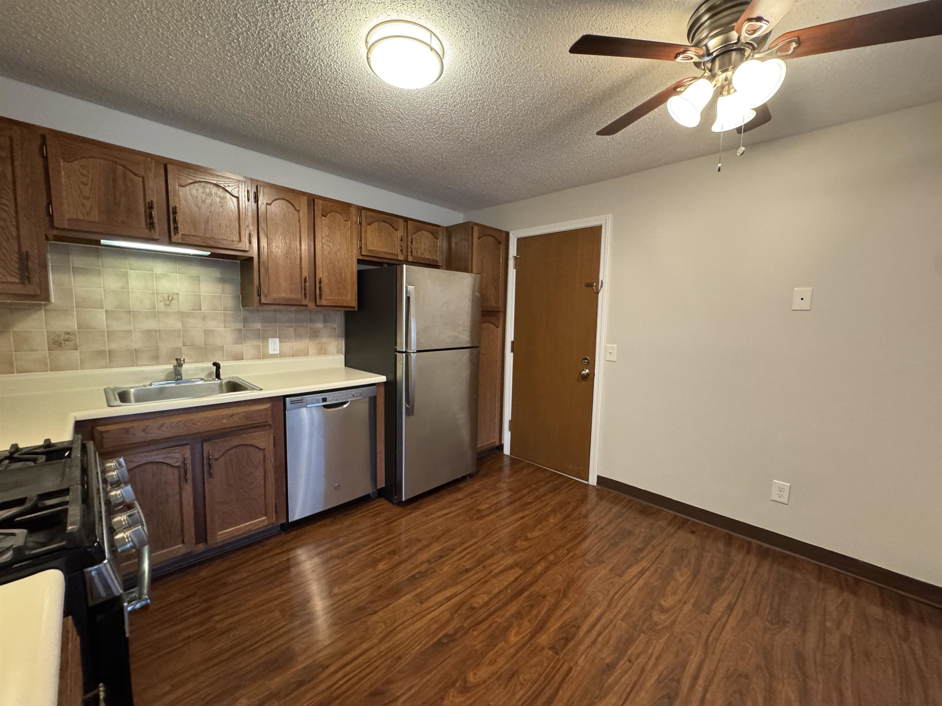 379 Huse Road, Unit 26 Manchester, NH 03103 - Photo 10 of 33