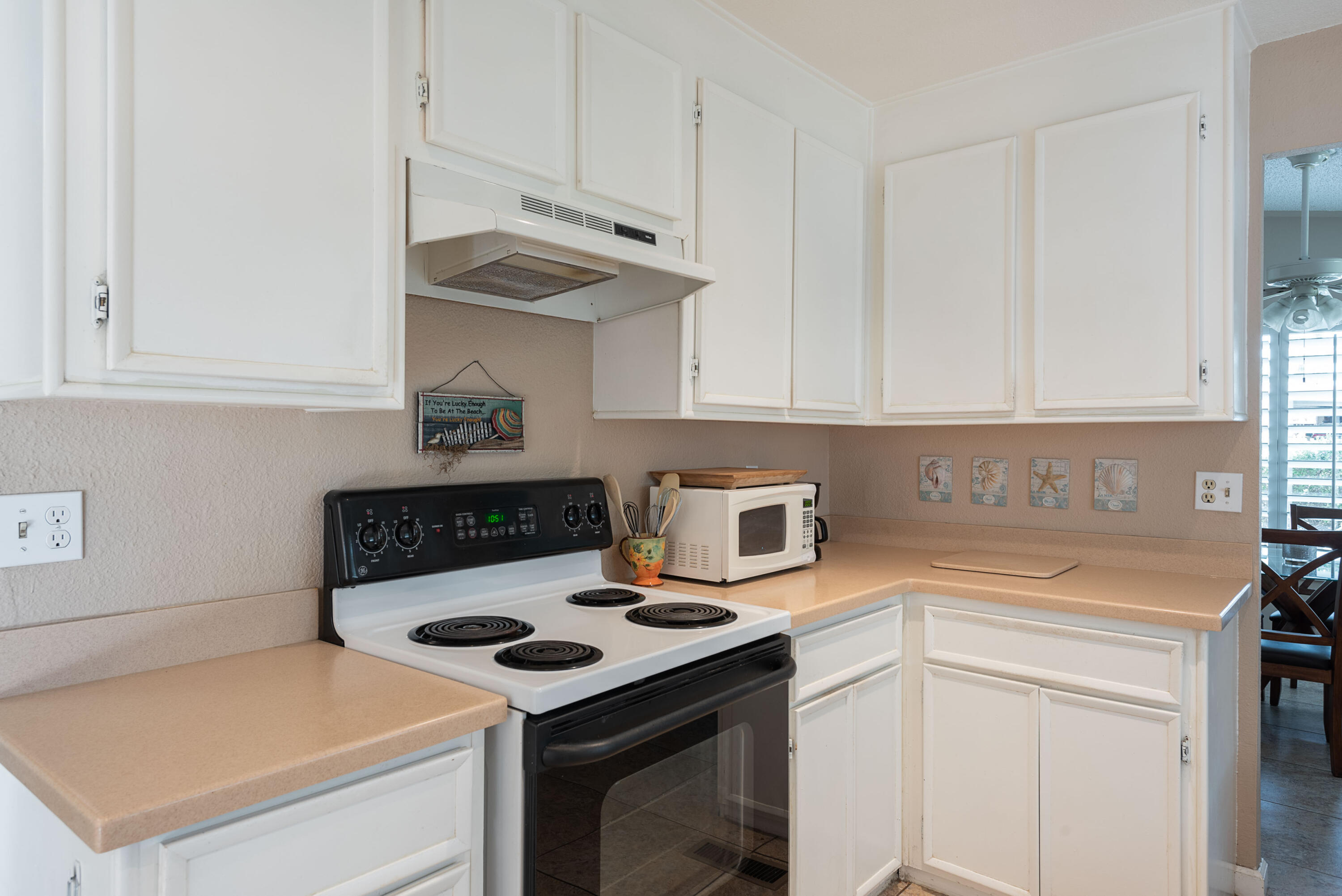 150 Capri Street Rancho Mirage, CA 92270 - Photo 17 of 43 Kitchen