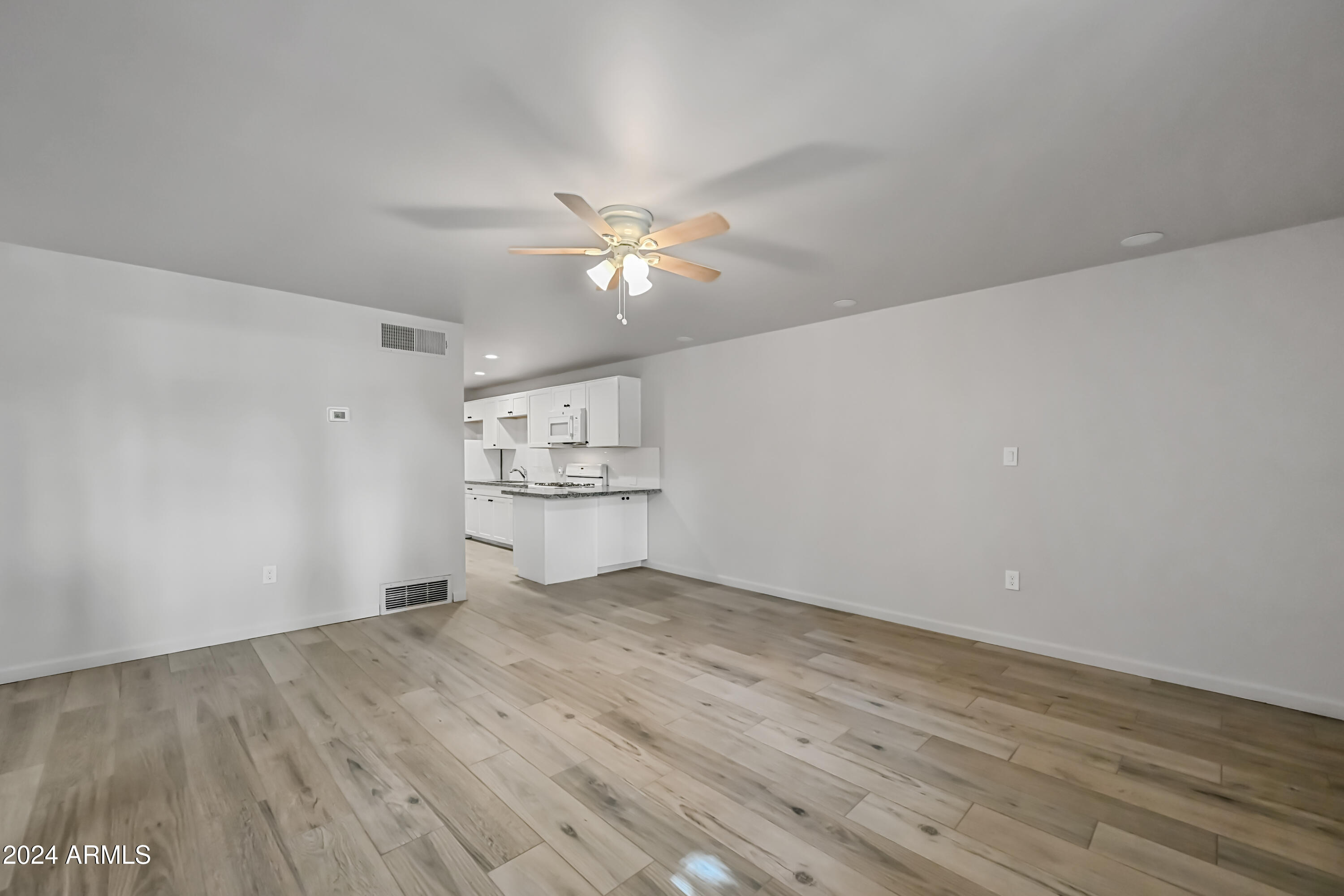 430 West 3rd Street, Unit 11 Mesa, AZ 85201 - Photo 6 of 15 9-430W3S11-ocupix