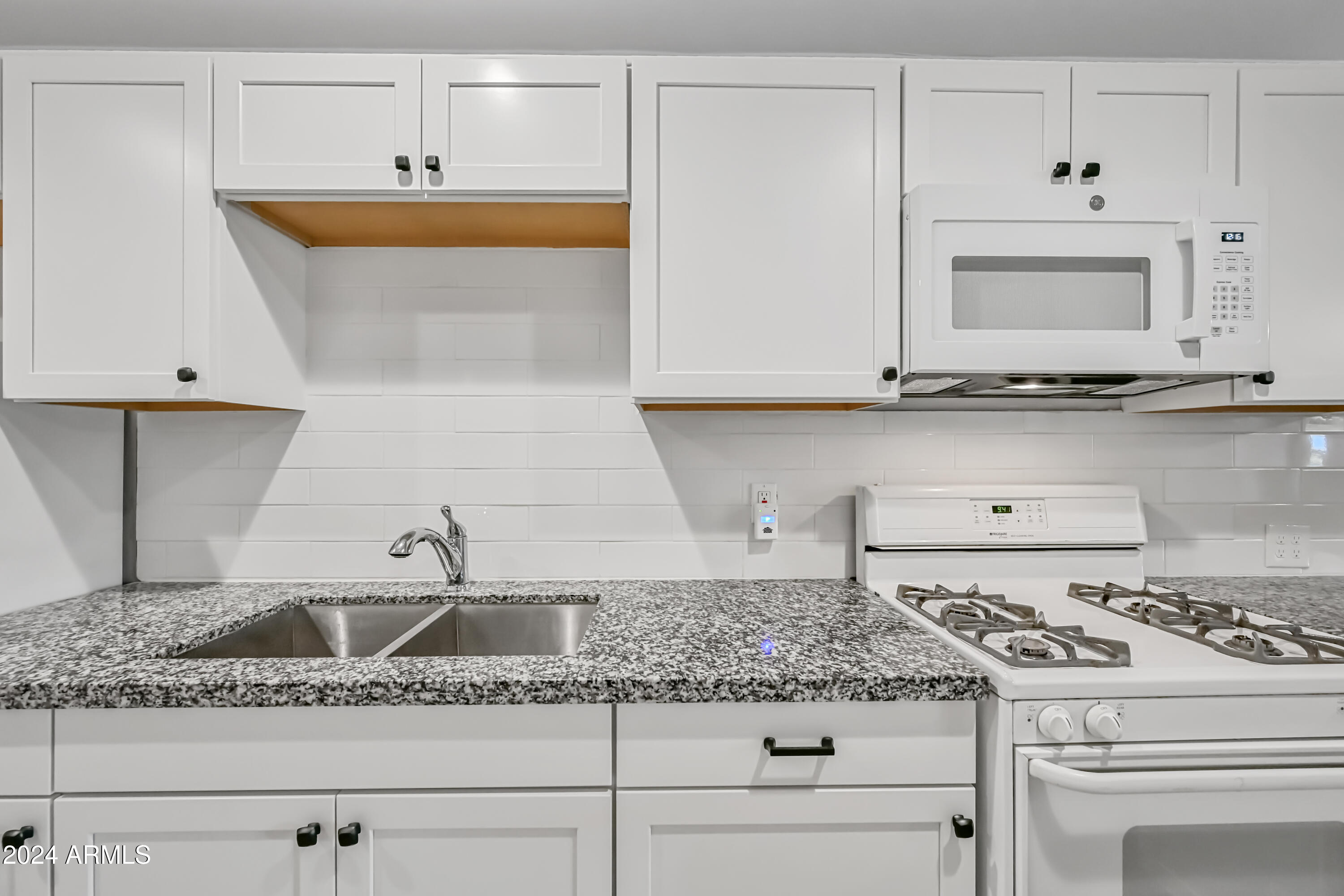 430 West 3rd Street, Unit 11 Mesa, AZ 85201 - Photo 9 of 15 12-430W3S11-ocupix