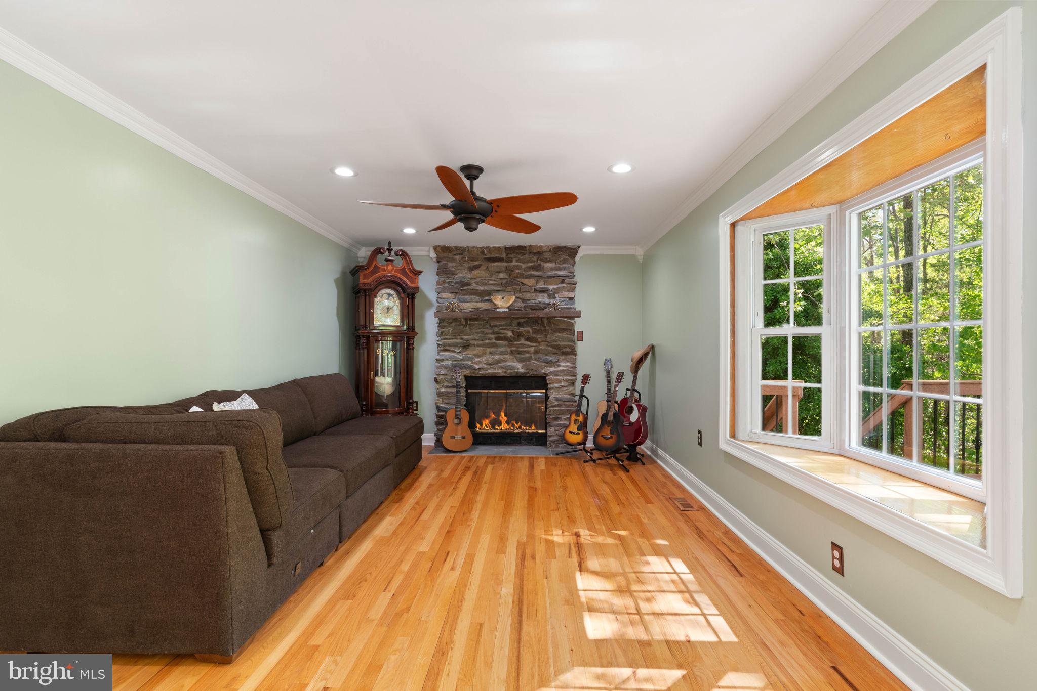 12522 Spring Drive Manassas, VA 20112 - Photo 18 of 69 Cozy retreat with natural light.