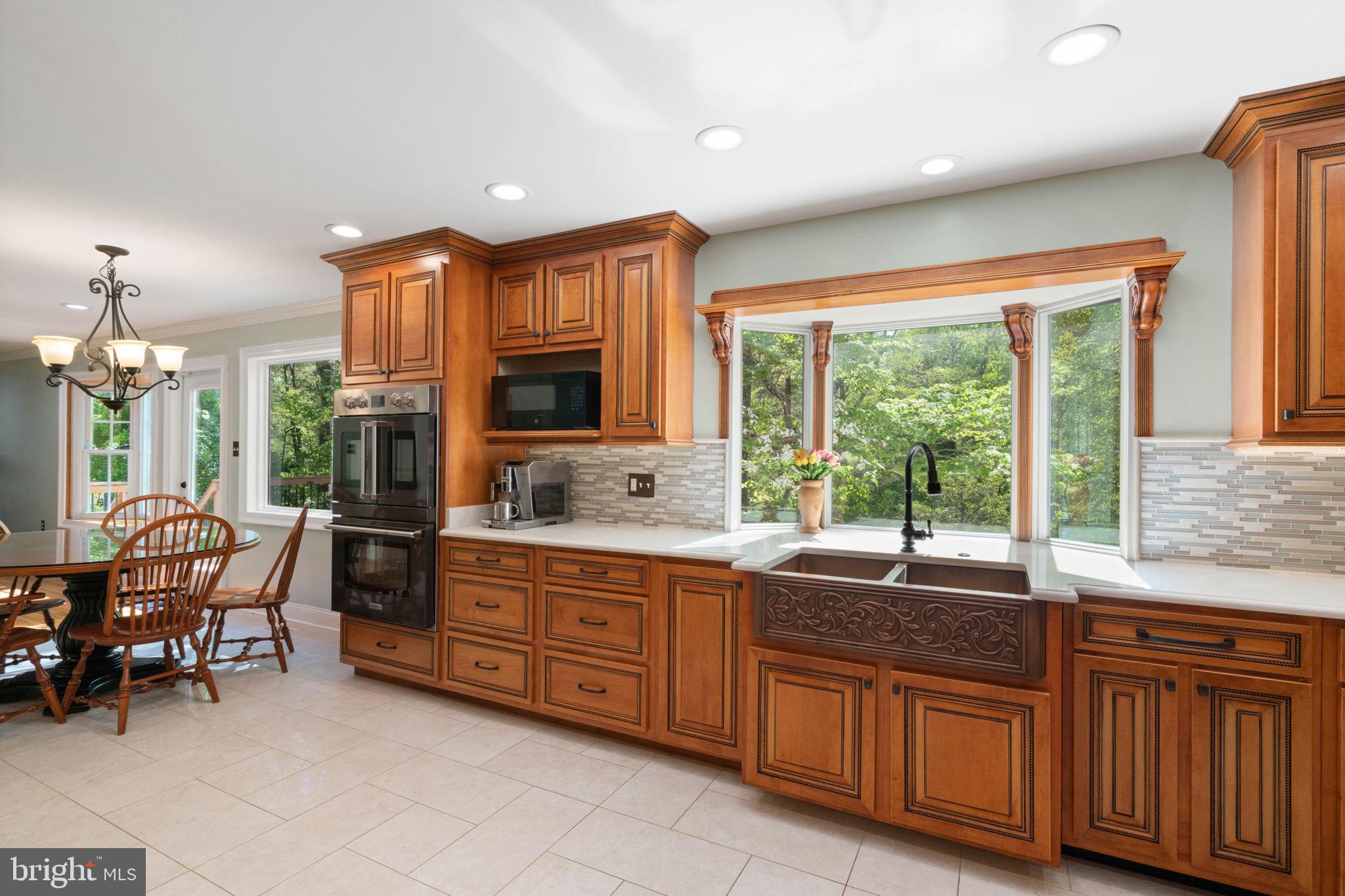 12522 Spring Drive Manassas, VA 20112 - Photo 25 of 69 Elegant kitchen with natural light.