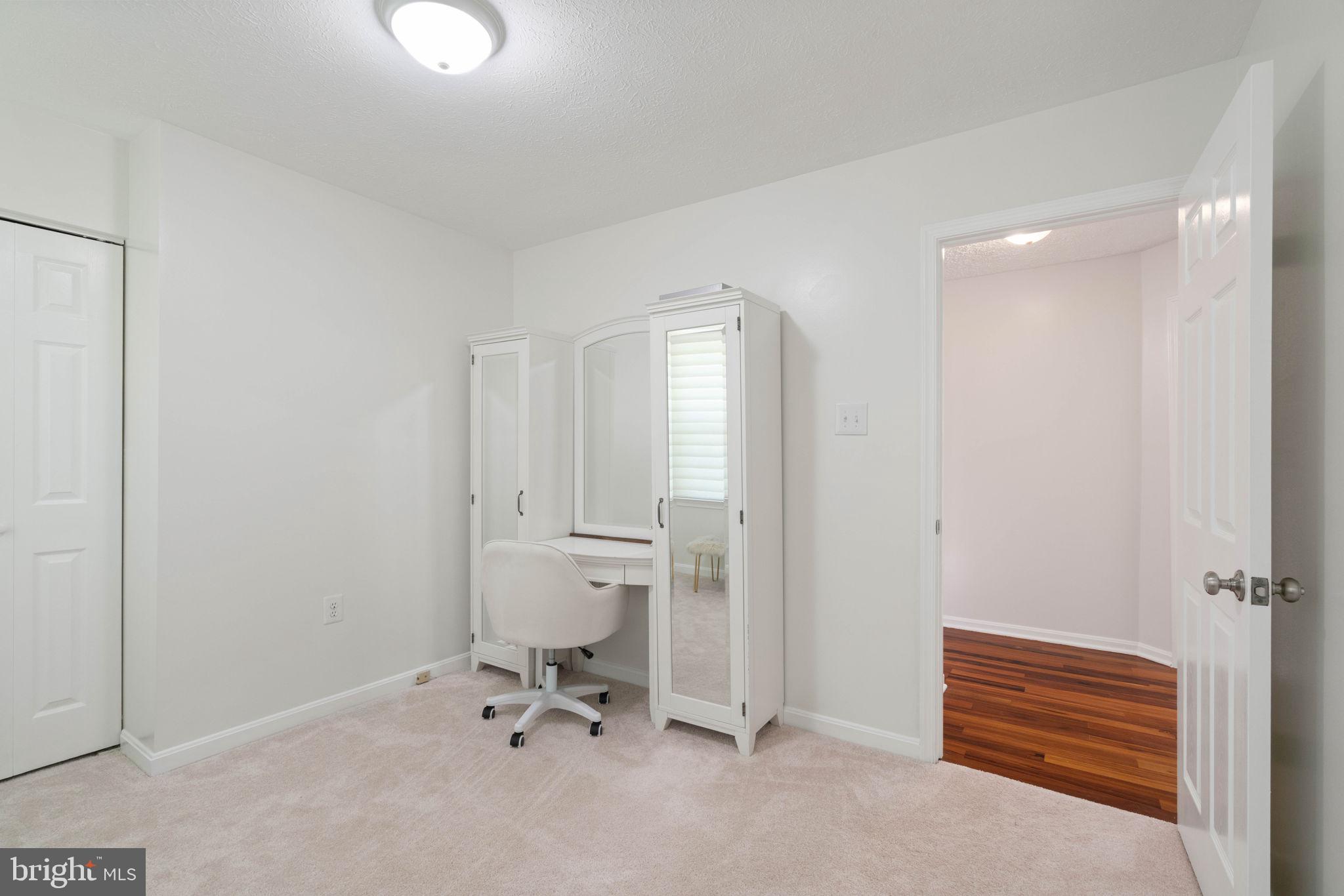 12522 Spring Drive Manassas, VA 20112 - Photo 39 of 69 Bright and airy room with elegance.